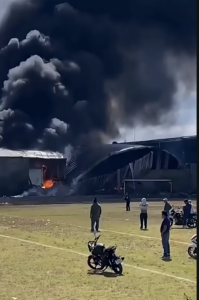 საშინელი ავაიაკატასტროფა — თვითმფრინავი ჩამოვარდა და აფეთქდა! დაღუპულია ადამიანები… (VIDEO)